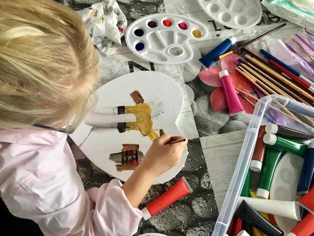 Включение музыки в процесс рисования: как это влияет на детей